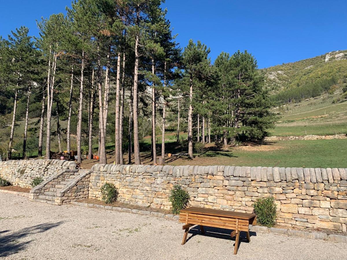 Quezac  La Voutee 5 Epis Avec Bain Finlandais Prive Au Manoir Du Charme Gorges Du Tarn Bed & Breakfast エクステリア 写真